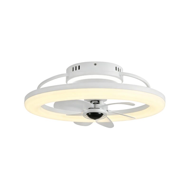 Oscillerende plafondventilator in de slaapkamer met licht