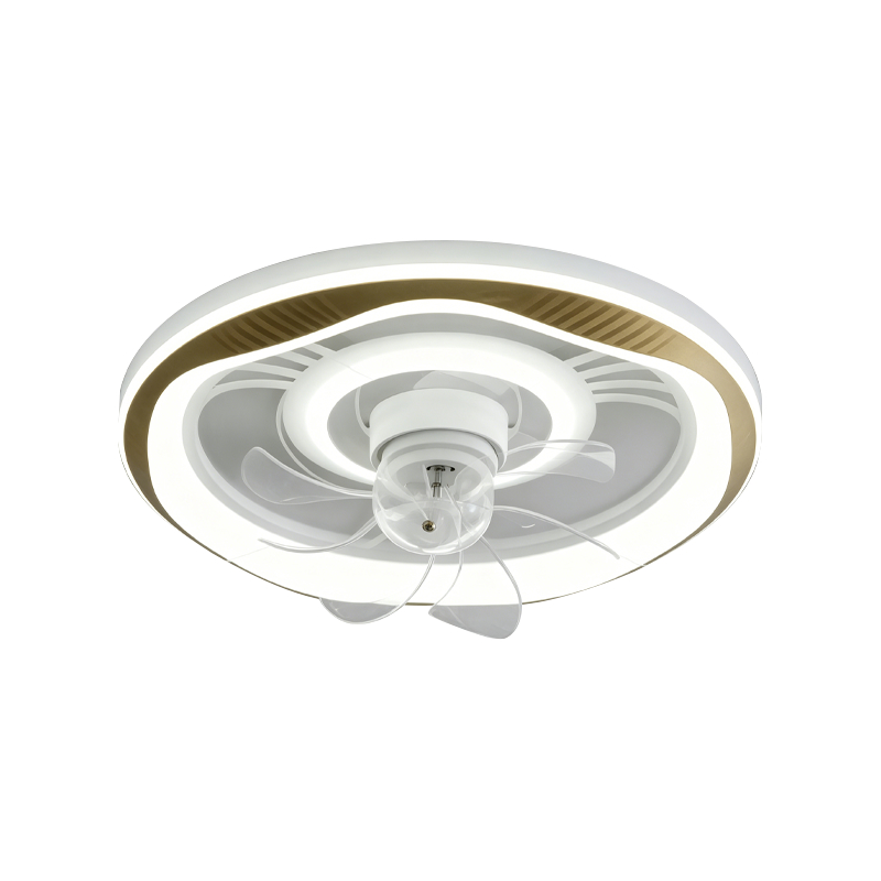 Oscillerende plafondventilator in de slaapkamer met licht