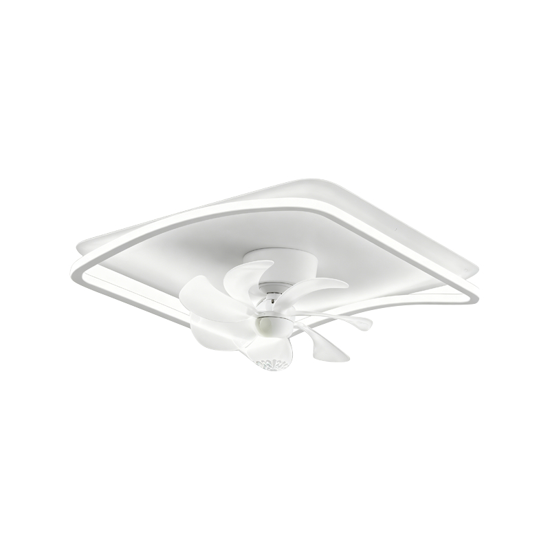 Oscillerende plafondventilator in de slaapkamer met licht